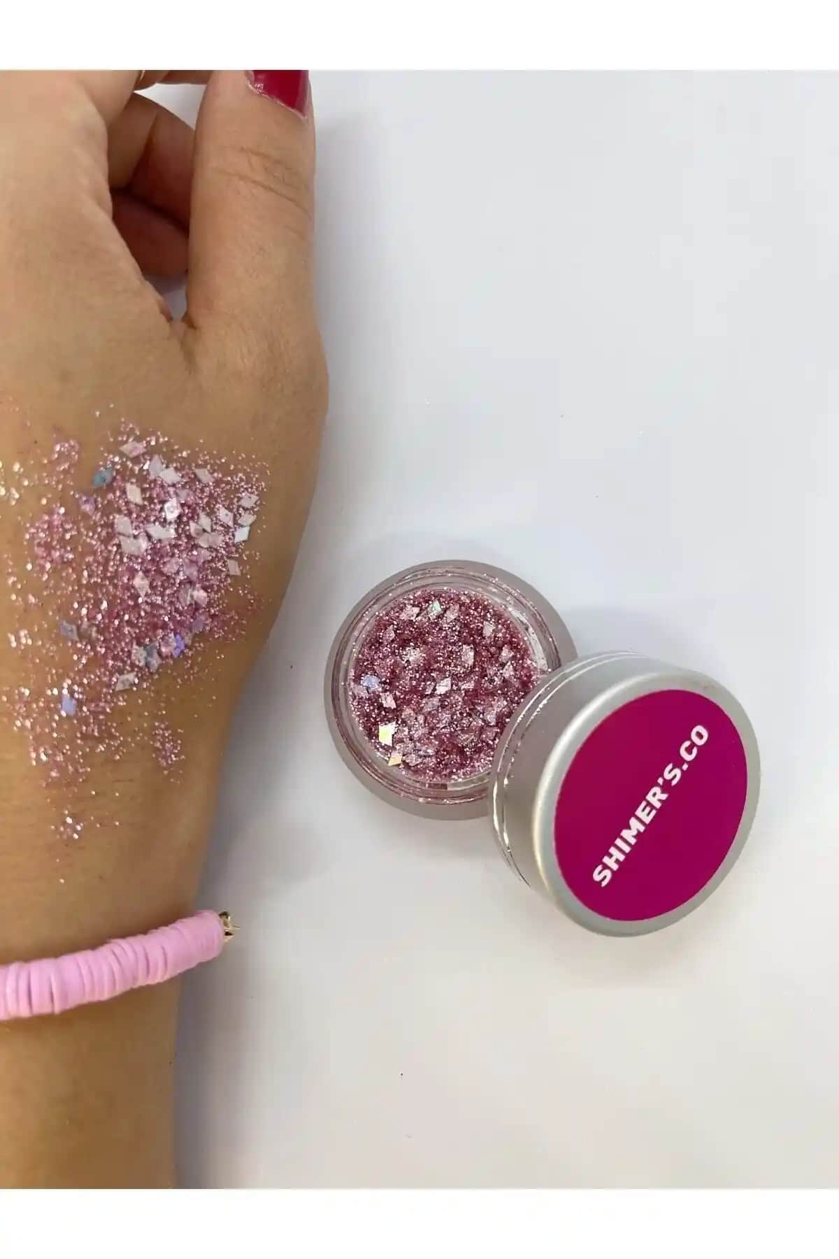 Pembe Sim Nedir ve Güzellikte Kullanım İpuçlarıyla Doğal Parlaklık Sağlama