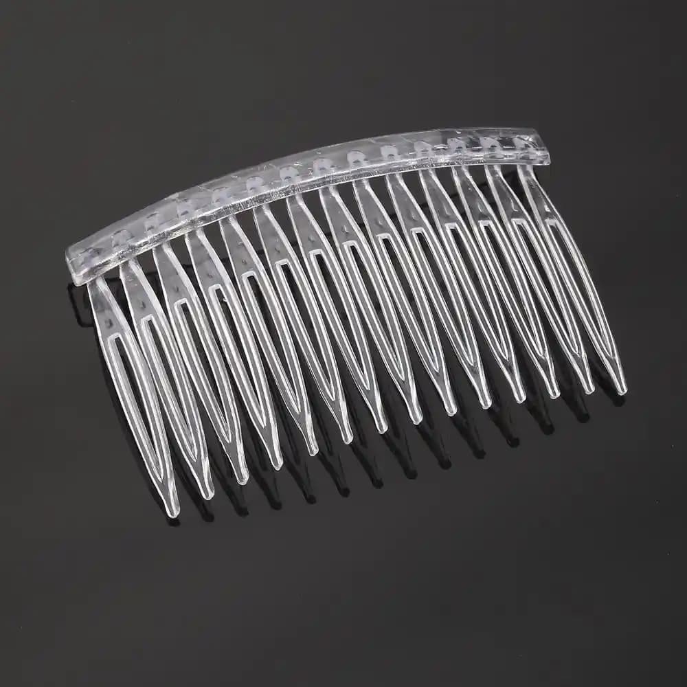 Plastik Taraklar: Çeşitleri, Kullanımı ve Bakım Önerileriyle Saç Sağlığını Koruma