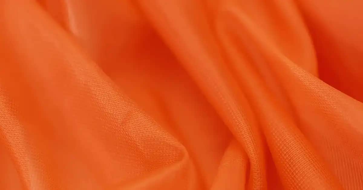 Revolution Tints Nedir ve Güncel Makyaj Trendlerinde Nasıl Kullanılır