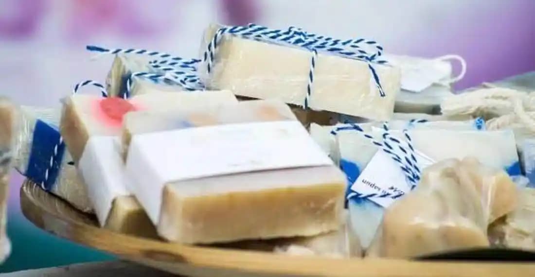 Sabun Nedir Kozmetikteki Yeri ve Önemi Günlük Temizlik ve Cilt Bakımında Kullanımı