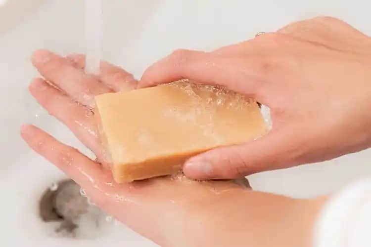 Sabunların Kimyasal Yapısı ve Asit-Baz Özellikleri Kozmetik Dünyasında Temel Bilgiler