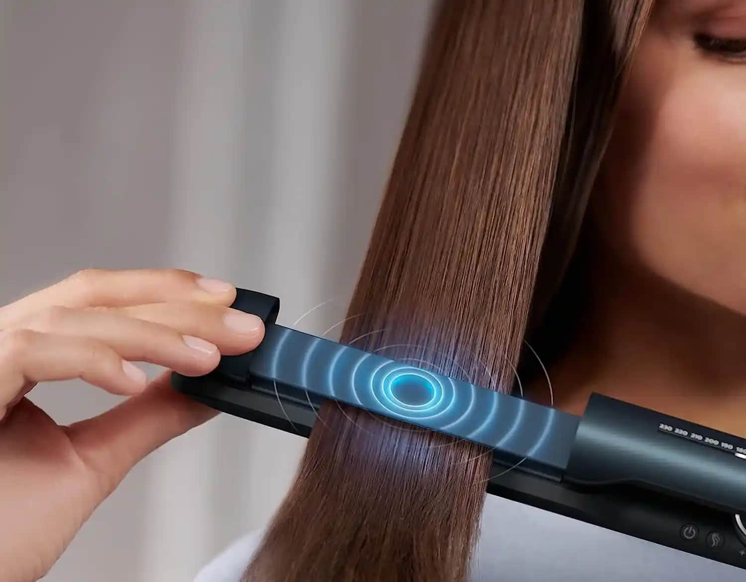 Saç Düzleştirici Seçerken Dikkat Edilmesi Gerekenler ve En İyi Modeller