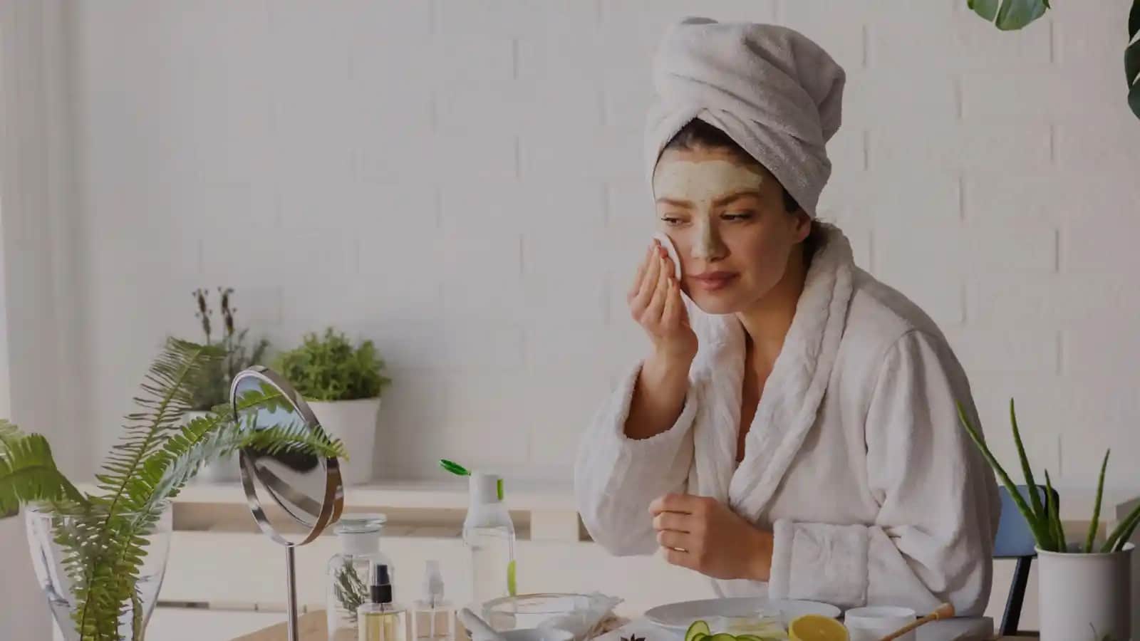 Sağlıklı ve Parlak Bir Cilt İçin Temel Cilt Bakım Aşamaları ve İpuçları