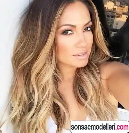 Sarı Işıltılı Saç Modelleri: Güncel Trendler, Bakım İpuçları ve Stil Önerileri