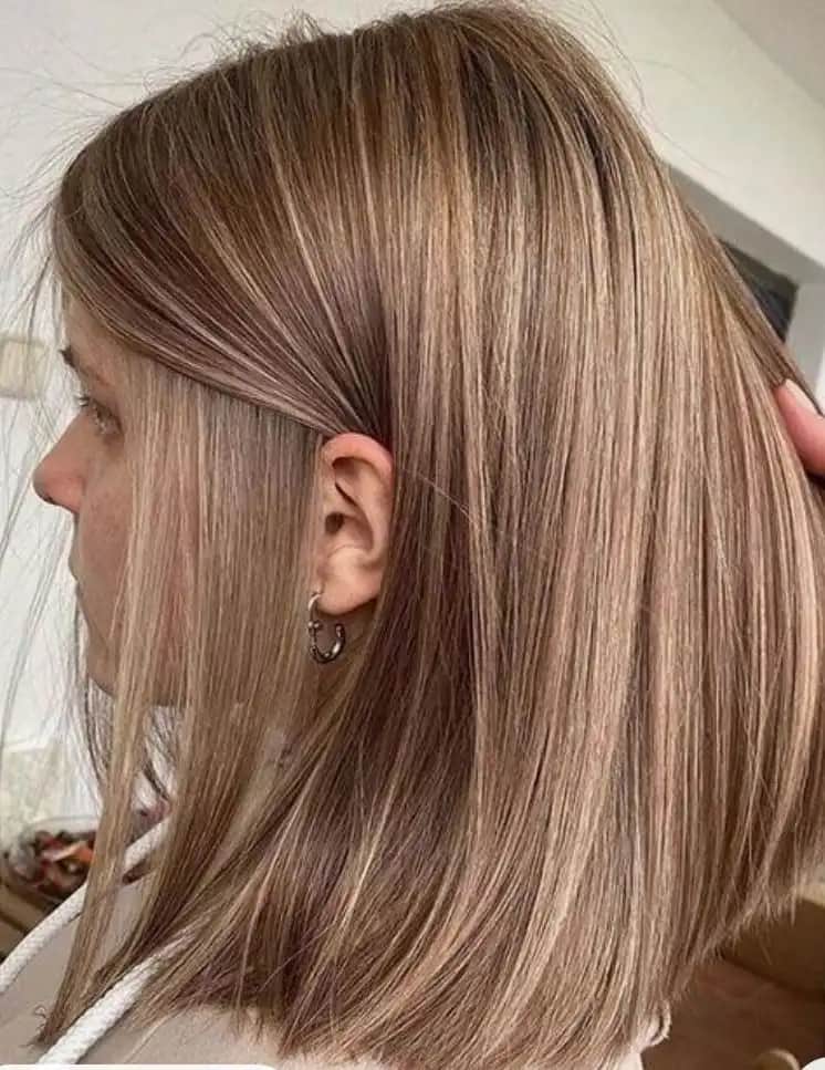 Sarı Küllü Bakır Saç Rengi: Modern ve Doğal Görünüm İçin En İyi Seçenekler