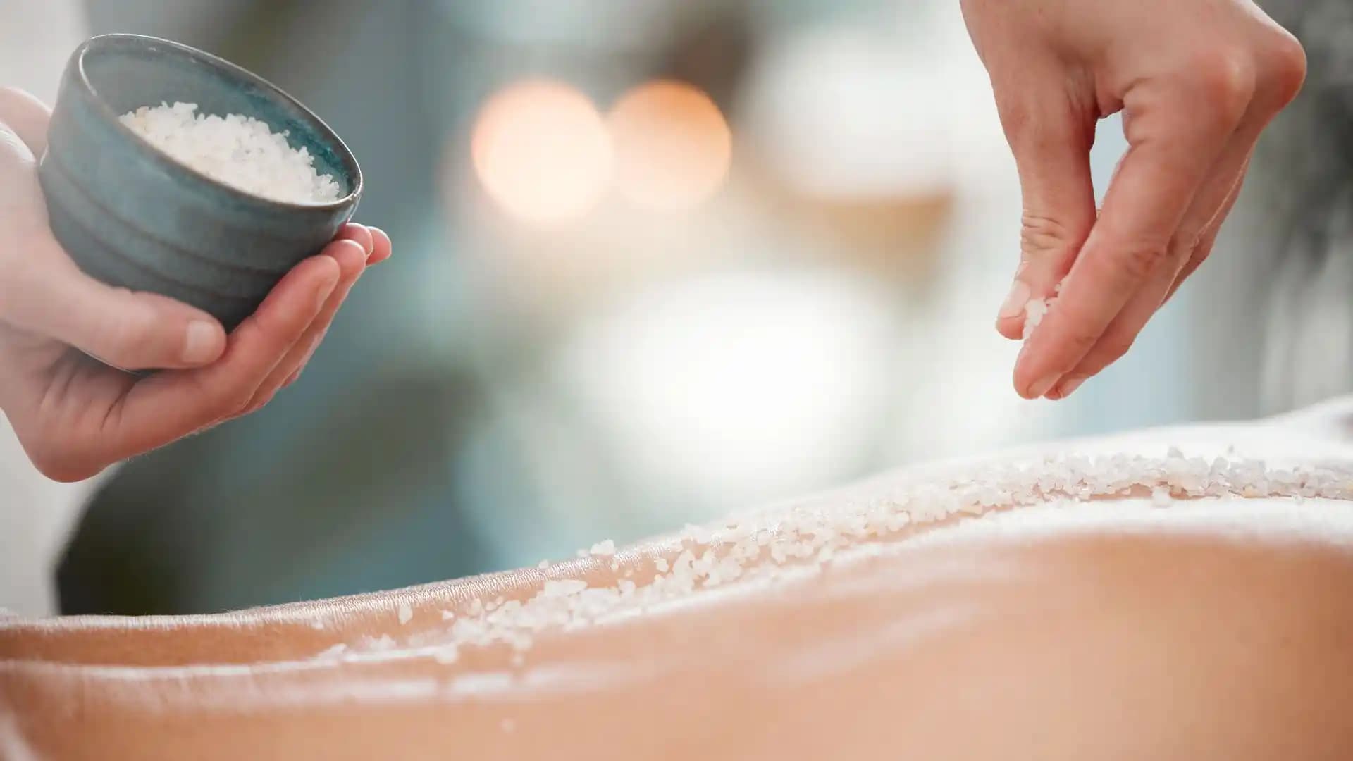 Scrub Peeling Nedir ve Cilt Sağlığına Katkıları Nelerdir