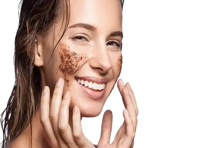 Şeker Tüketiminin Sivilce ve Cilt Sağlığı Üzerindeki Etkileri Analizi