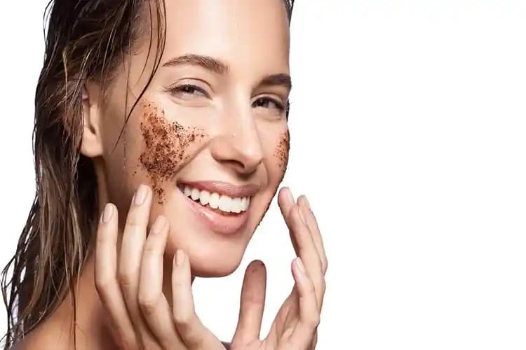 Şeker Tüketiminin Sivilce ve Cilt Sağlığı Üzerindeki Etkileri Analizi