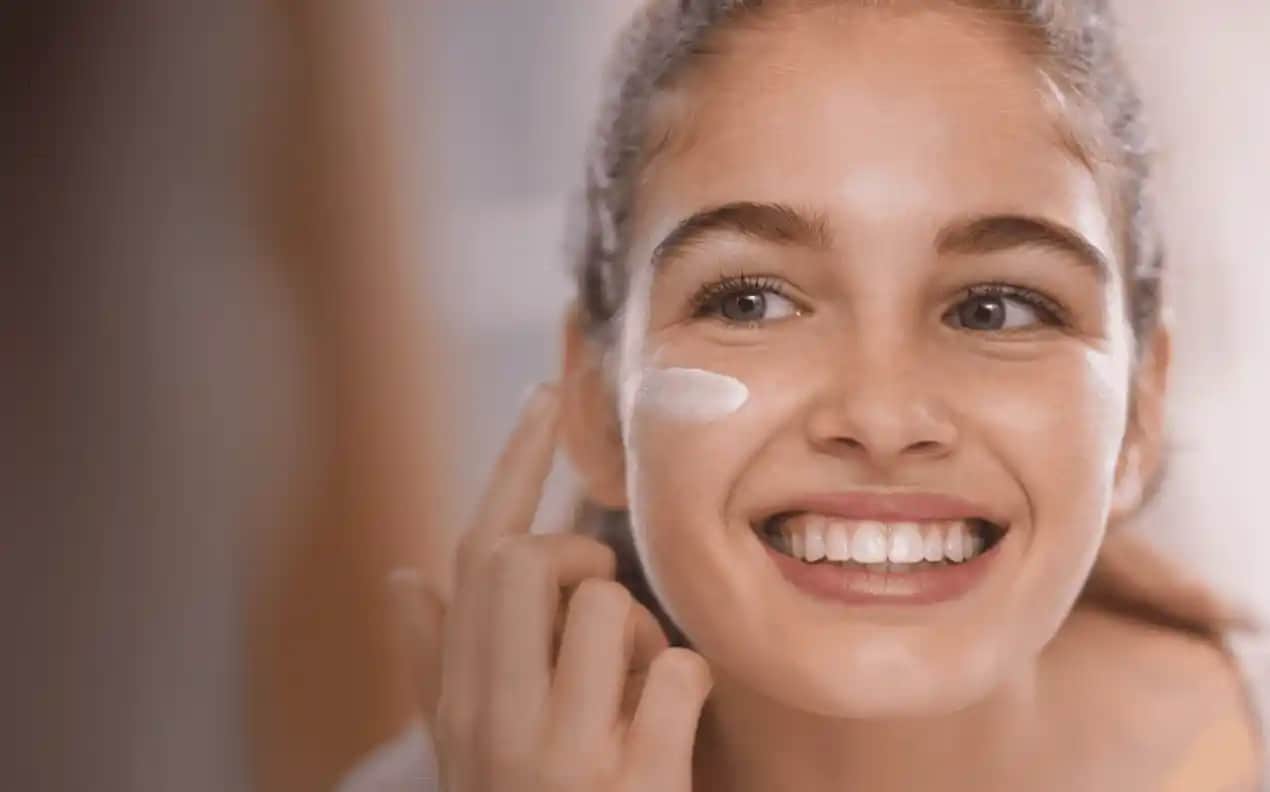 Sivilce İçin Doğru Cilt Bakımı ve Etkili Temizlik Yöntemleri Rehberi