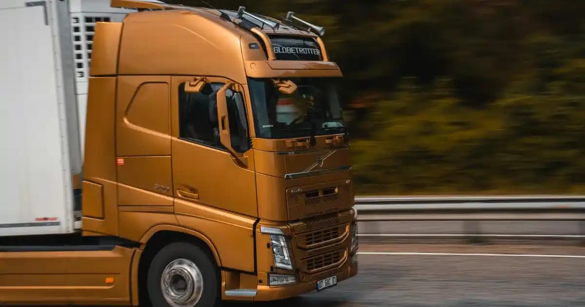 Sivilce Kokusu Nedir, Nedenleri ve Cilt Sağlığını Koruma Yöntemleri