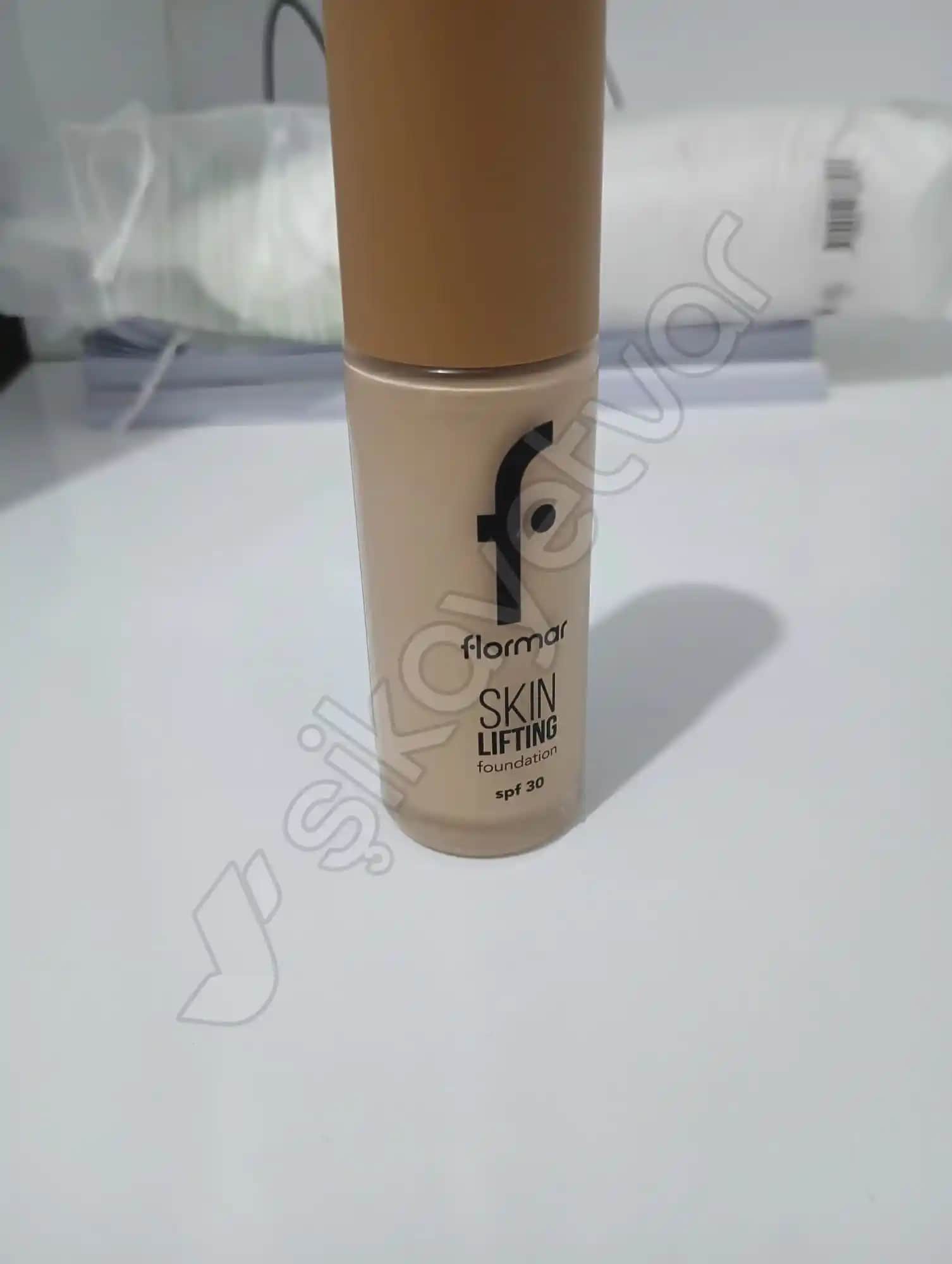 Sivilce Yapmayan Fondötenler: Akneye Yatkın ve Hassas Ciltler İçin Doğru Seçenekler