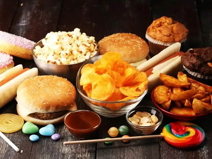 Sivilceye Neden Olan Yiyecekler ve Cilt Sağlığını Koruma Yöntemleri