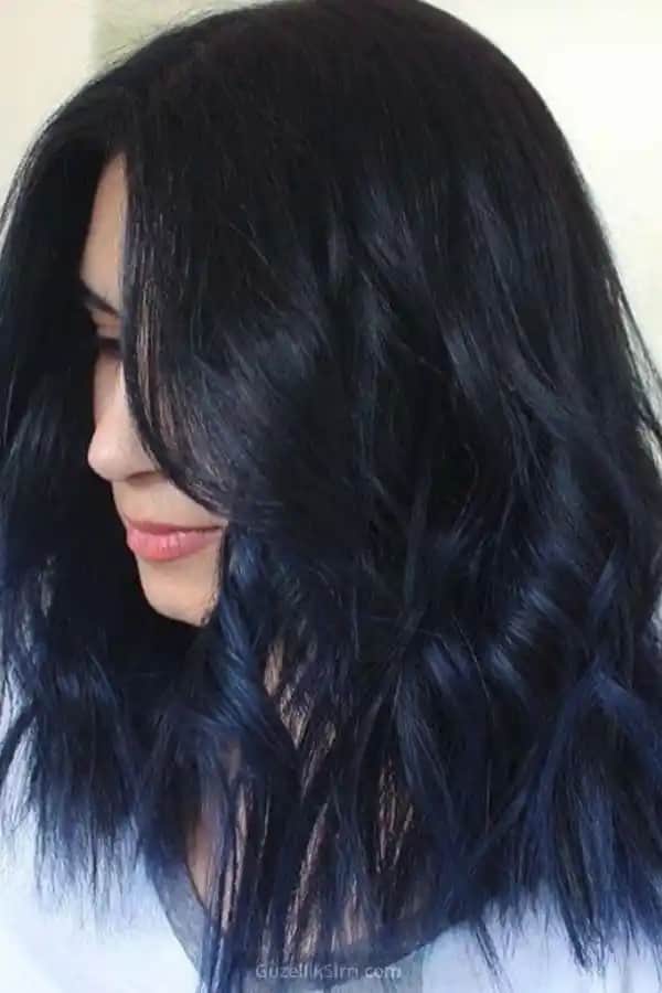 Siyah Gece Mavisi Saç: Moda ve Estetikte Derinlik ve Şıklık Sunan Renk Seçeneği