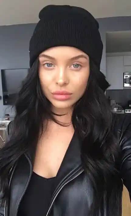 Siyah Saç ve Esmer Ten Uyumunu En İyi Şekilde Vurgulama Yöntemleri ve Renk Seçenekleri