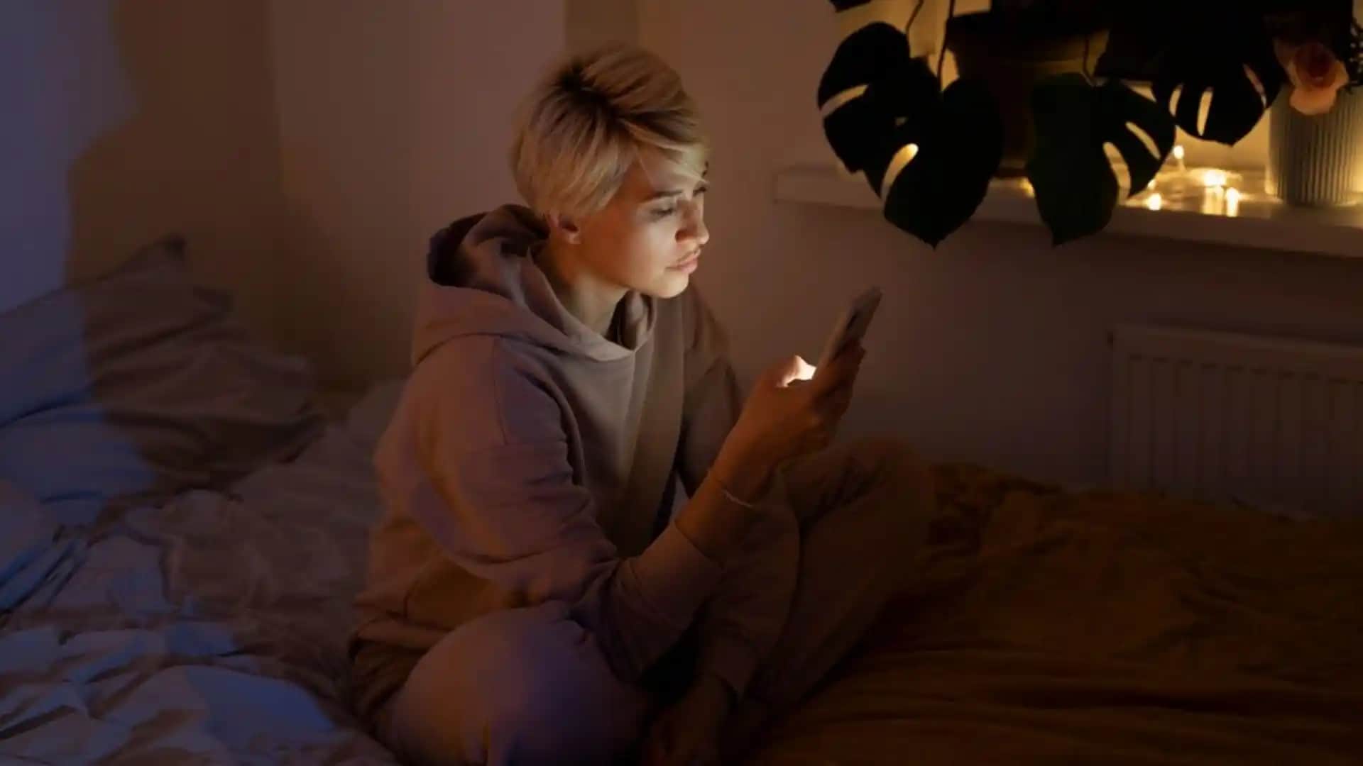 Telefon Işığının Cilde Zararları ve Korunma Yöntemleri Hakkında Bilmeniz Gerekenler