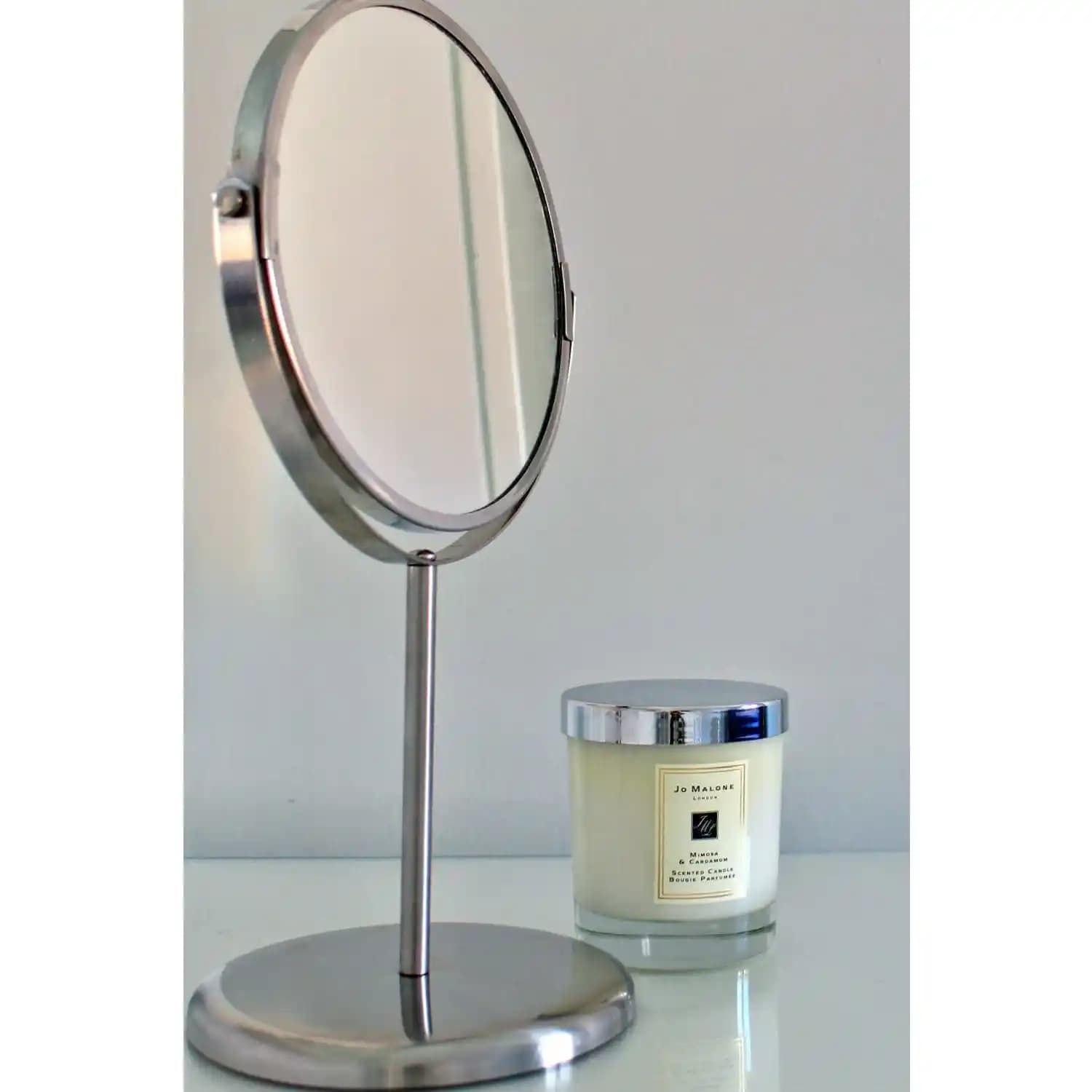 Tıraş Aynası: Estetik ve Fonksiyonellik Sunan Güzellik ve Bakım Aksesuarları