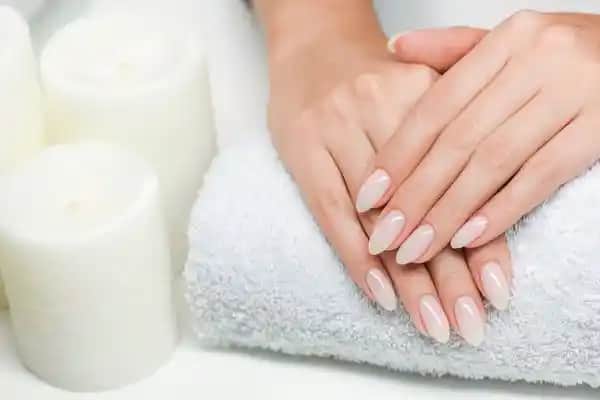 Tırnak Düşmesine Karşı Etkili Yöntemler ve Sağlıklı Tırnaklar İçin Rehber