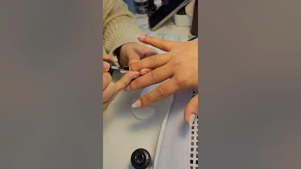 Tırnak Güçlendirme Yöntemleri ve Sağlıklı Tırnaklar İçin Kapsamlı Rehber