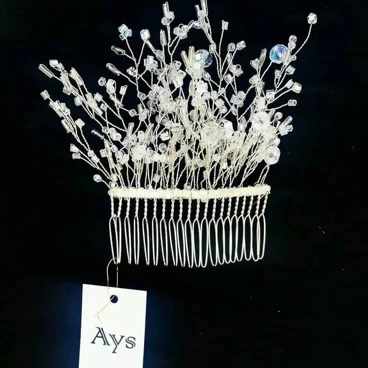 Topuz Tarakları: Güzellik Rutininizde Erişilebilir ve Etkili Bir Saç Şekillendirme Aracı