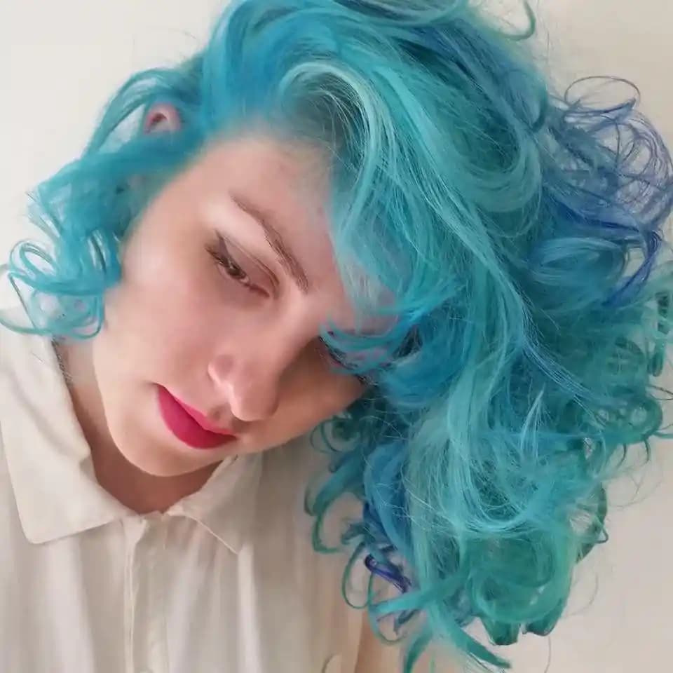 Turkuaz Saç Boyası: Canlı ve Cesur Renk Seçenekleriyle Trendleri Yakalayın