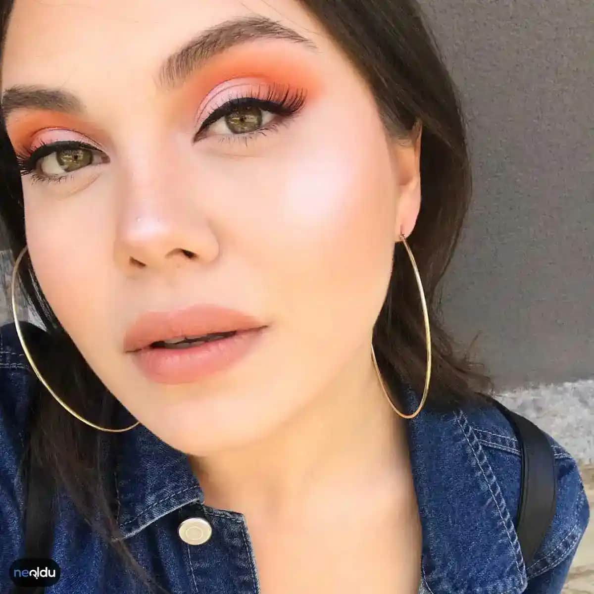 Turuncu Göz Makyajı: Günlük ve Davet İçin Canlı ve Sıcak Tonlar Rehberi