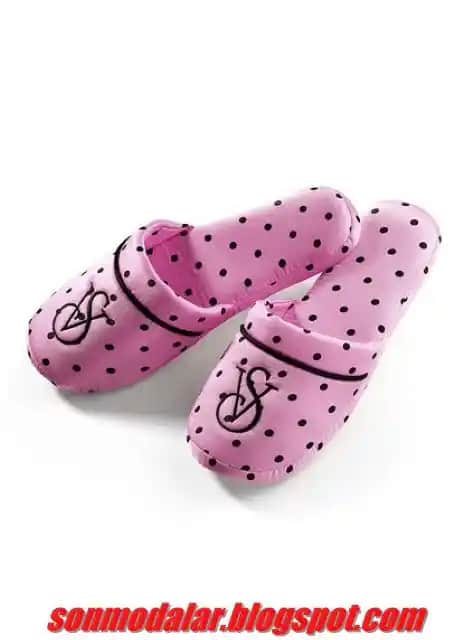 Victoria's Secret Terlikleri: Şıklık ve Konforu Bir Arada Sunan Günlük Kullanım Ürünleri