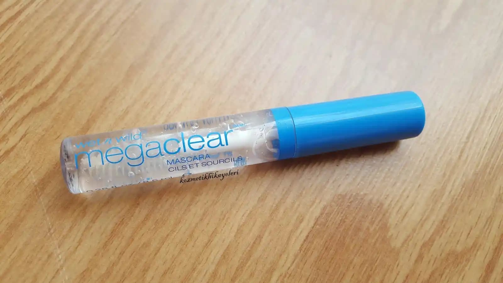 Wet and Wild Kaş Sabitleyici ile Doğal ve Şekilli Kaşlara Ulaşmanın Yolları