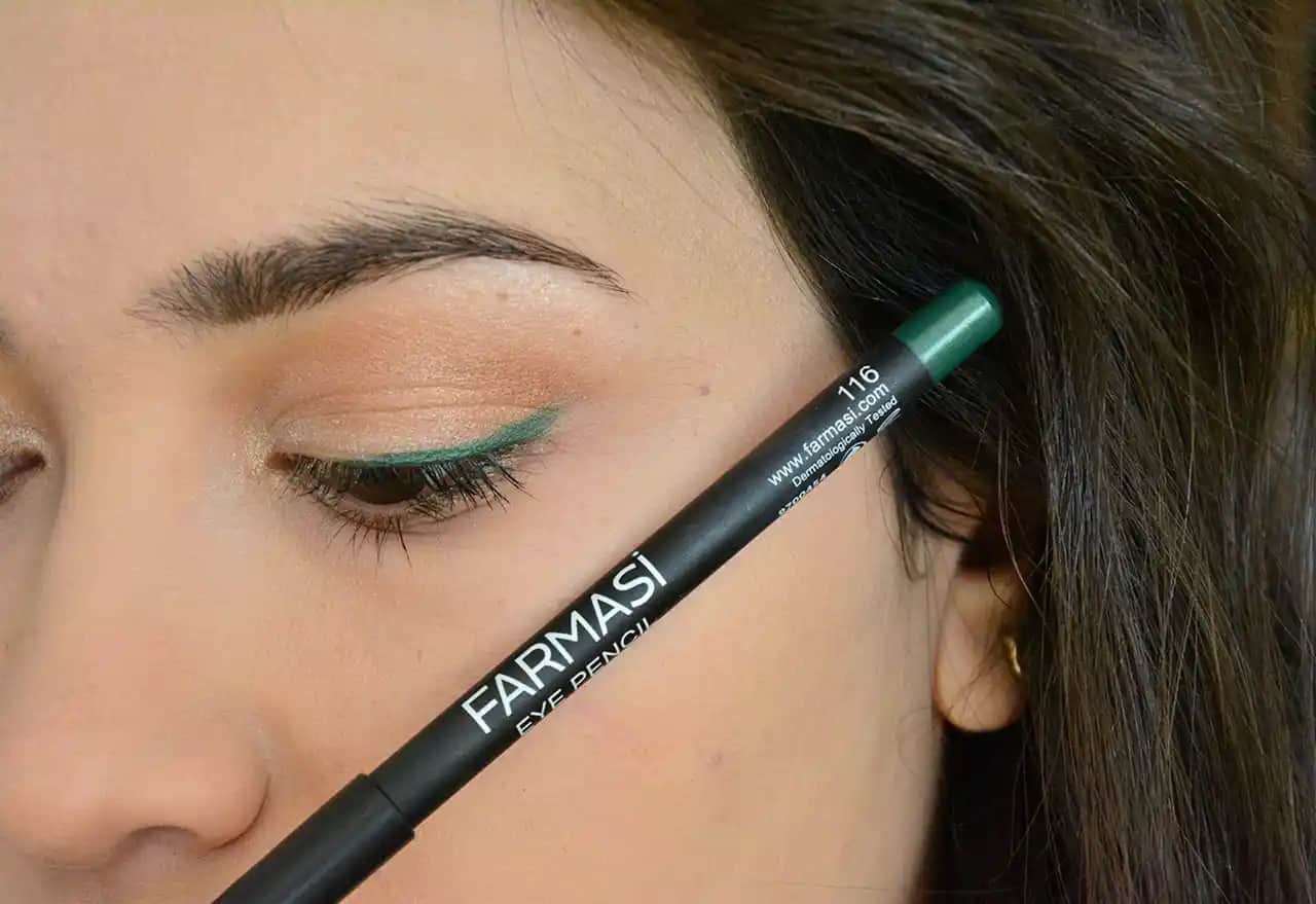 Yeşil Göz Kalemi Kullanımı ve Trendleri: Doğal ve Çarpıcı Göz Makyajı Rehberi