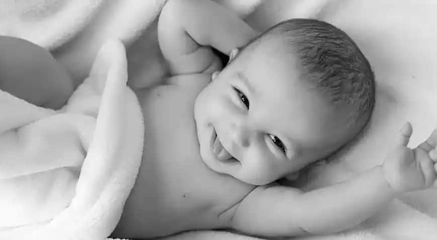 Yetişkinlerde Bebek Saçı Nedenleri ve Etkili Bakım Yöntemleri