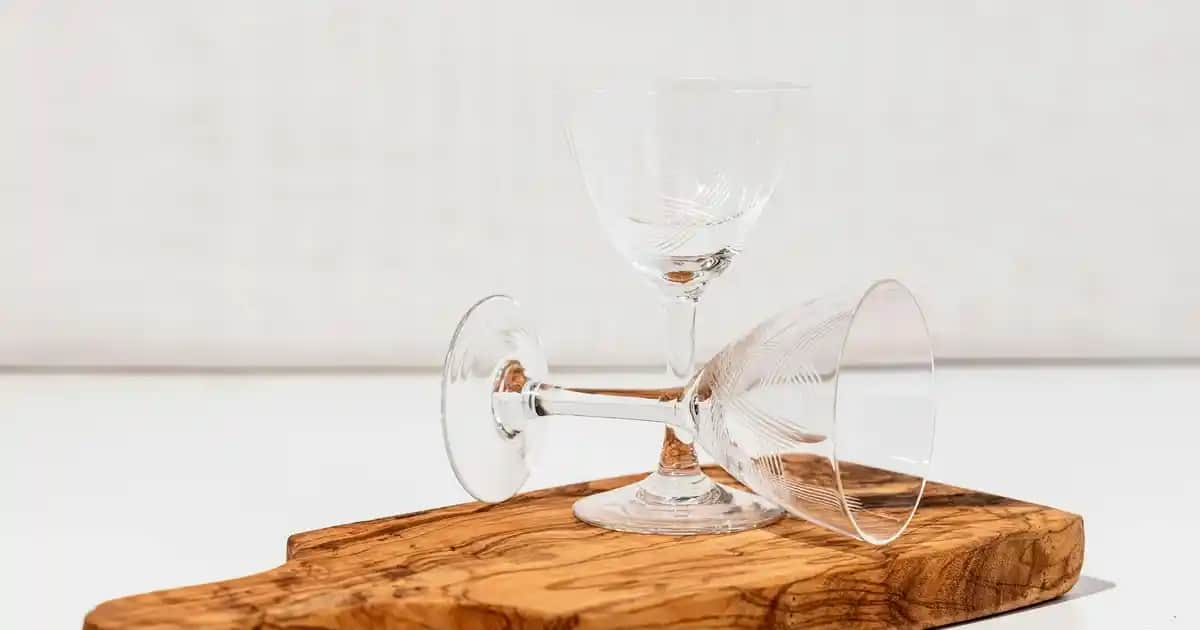 Yüz Tonikleri Nedir ve Cilt Bakımında Nasıl Doğru Kullanılır