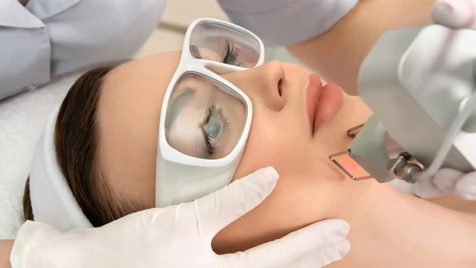 Yüzde Lazer Tedavisi: Estetik ve Sağlık İçin Güçlü Bir Çözüm