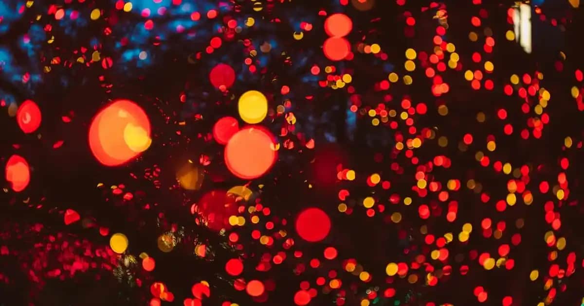 Yüzdeki Sivilcelerin Nedenleri ve Uygun Kozmetik Çözümlerle Temiz Cilt