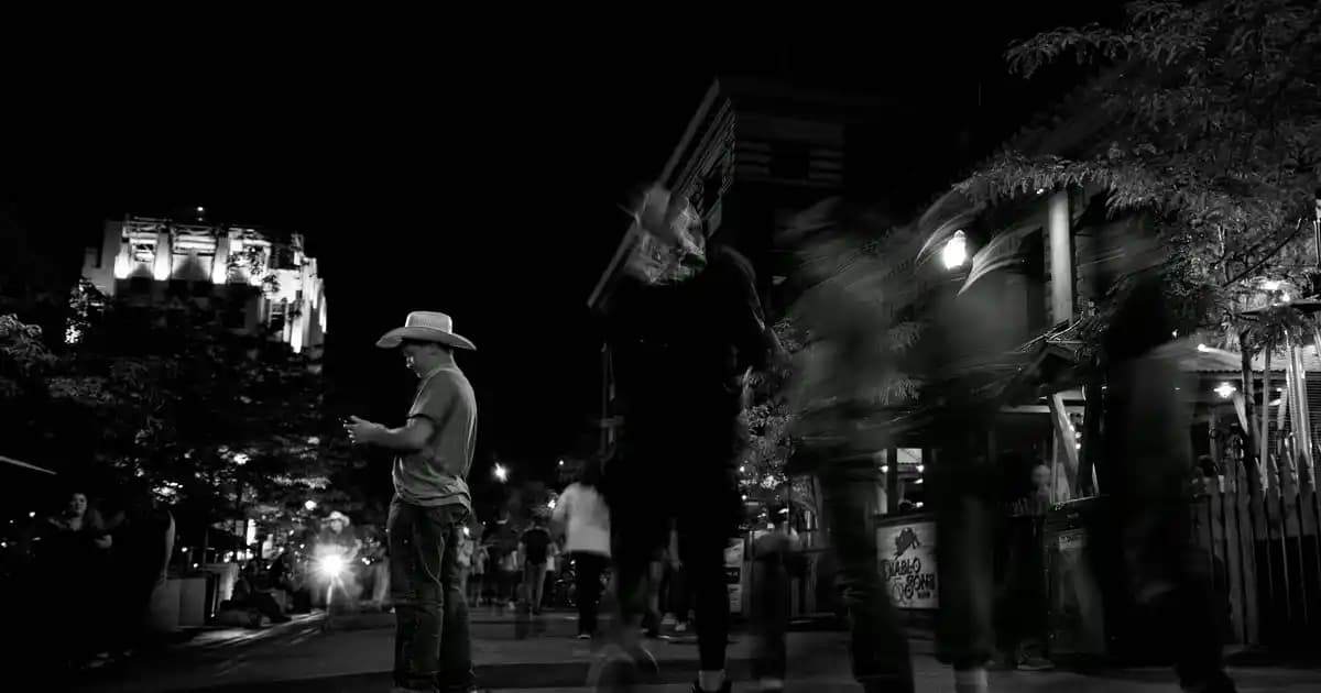 Yüze Vicks Sürmek: Potansiyel Faydalar ve Riskler Hakkında Bilmeniz Gerekenler