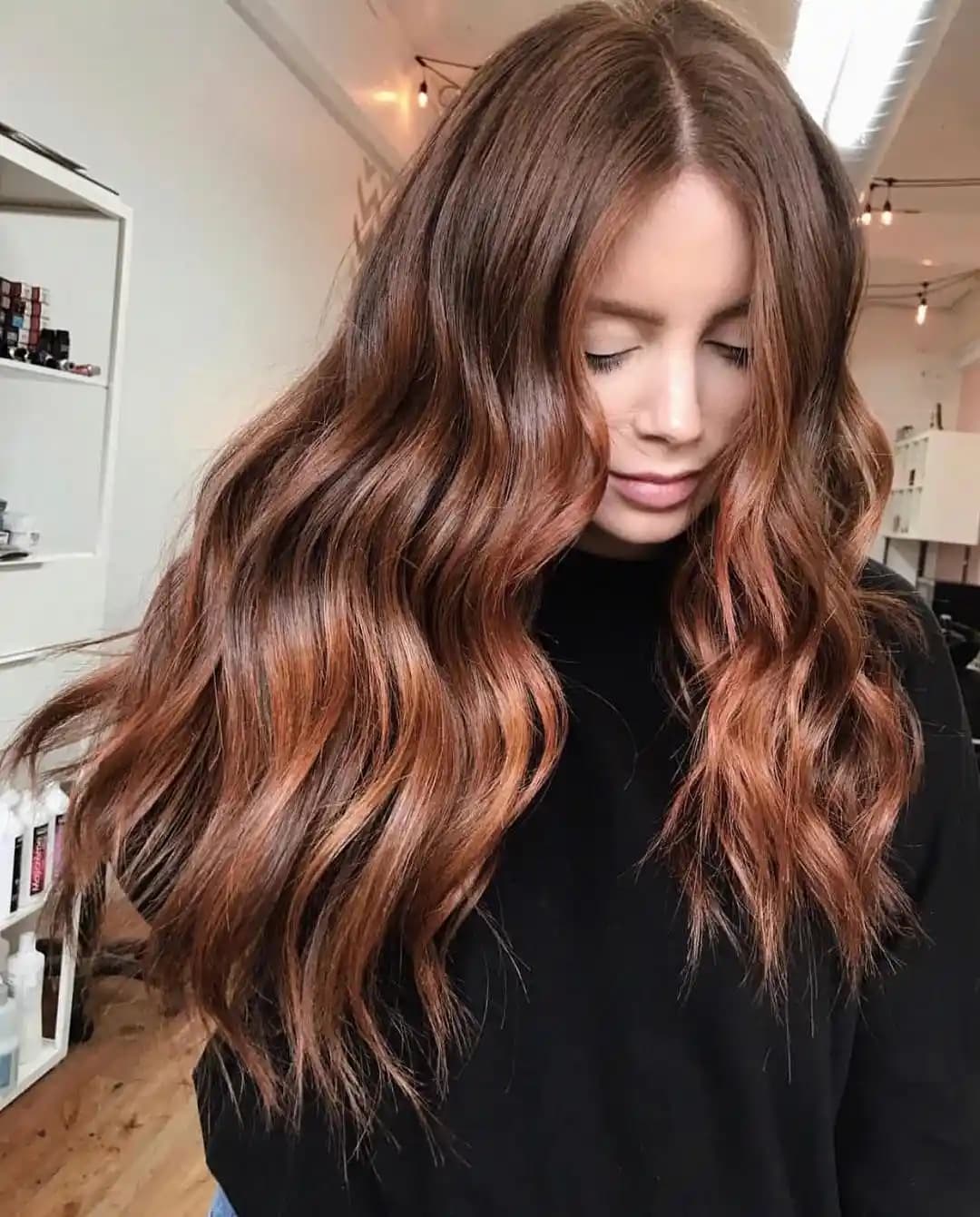 Cappuccino Saç Rengi: Doğal ve Sıcak Tonlarla Parlak ve Sofistike Görünüm