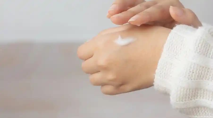 Çatlayan Ellere İyi Gelen Pratik ve Bilimsel Nemlendirme Yöntemleri