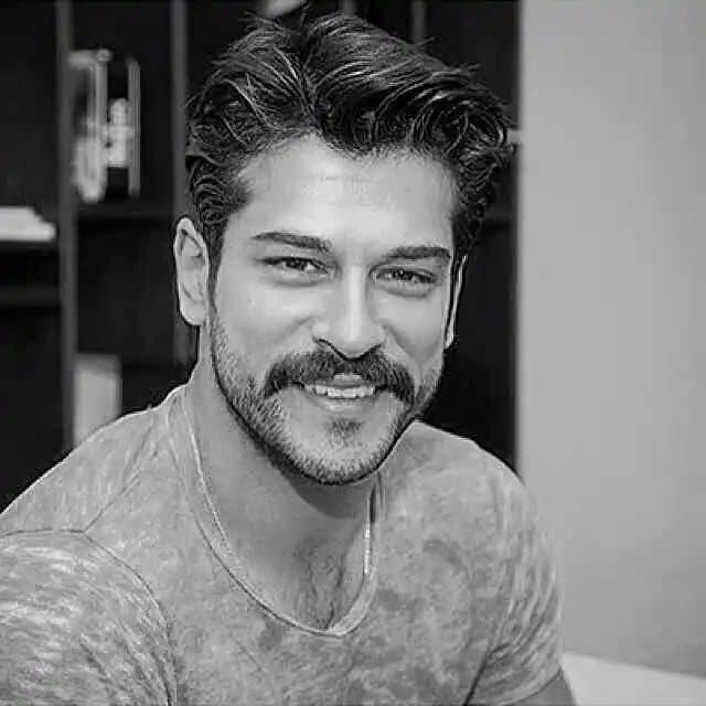 Erkekler İçin Sakal ve Bıyık Modelleri ile Bakım ve Stil Çözümleri Rehberi