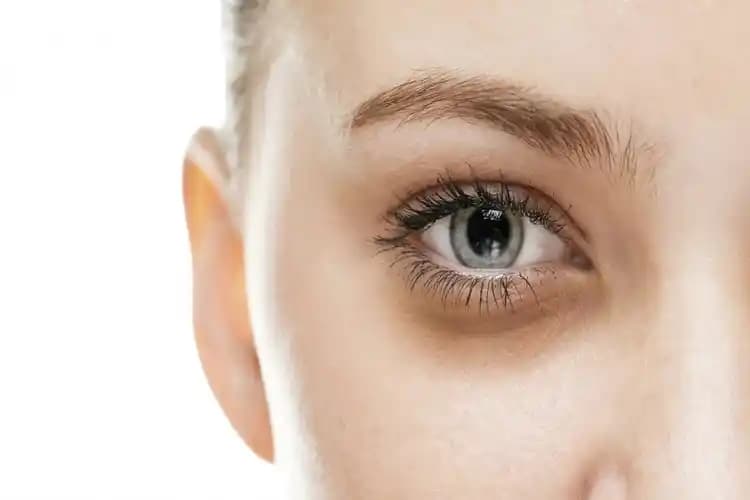 Göz Kararması ve Vitamin Eksiklikleri: B12 ve Demirin Rolü ve Sağlık Etkileri