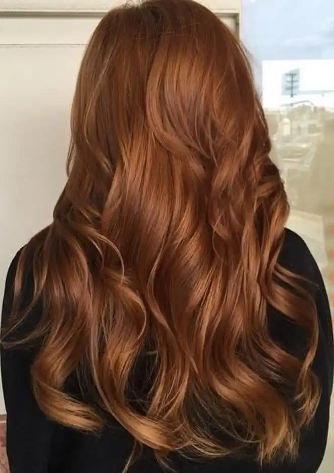 Karamel Bakır Saç Rengi: Sıcak Tonların Derinliği ve Canlılığı Hakkında Bilgiler