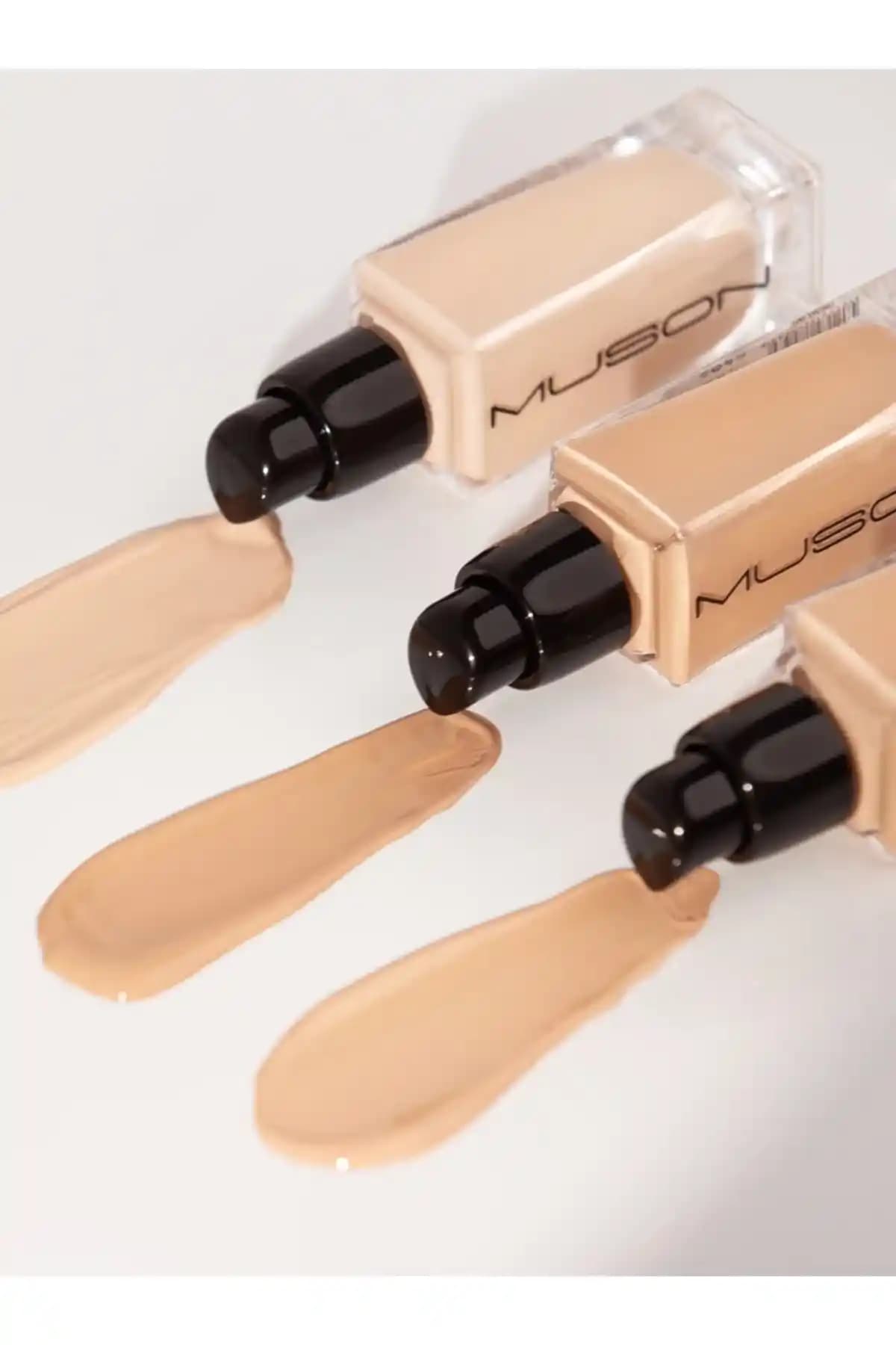 Muson Fondöten: Yüksek Kapatıcılık ve Doğal Görünüm Sunan Sıvı Fondötenler