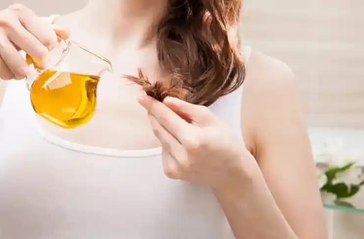 Saç Dökülmesine İyi Gelen Doğal Yağlar ve Etkili Saç Bakım Yöntemleri