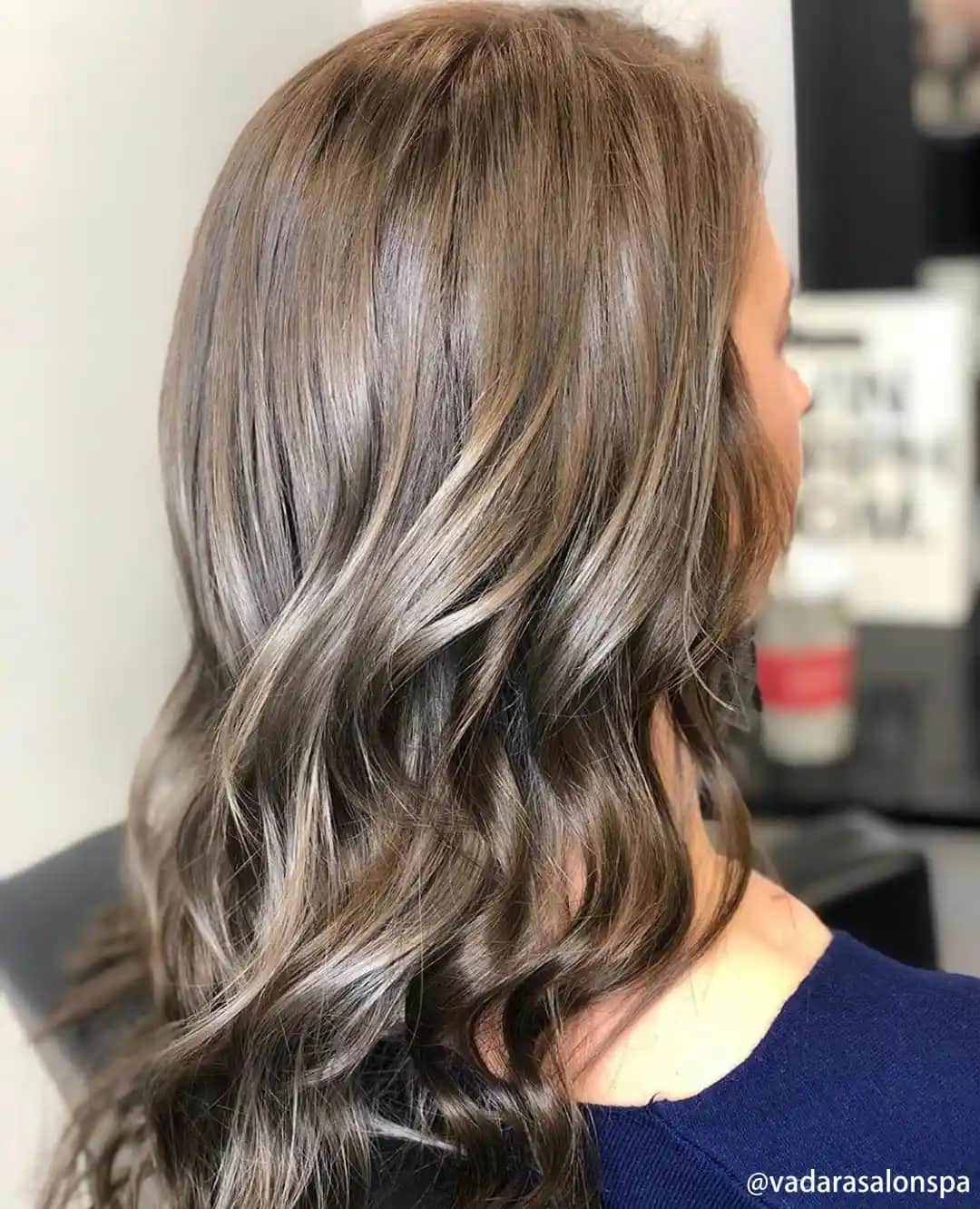 Açık Küllü Kumral Saç Rengi: Doğal ve Modern Bir Görünüm Yaratmanın Yolları