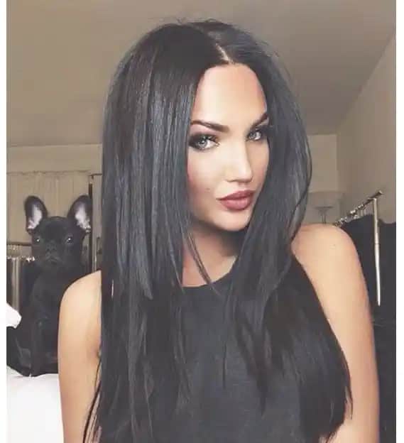 Açık Siyah Saç Renkleri ve Bakım İpuçları: Modern ve Parlak Görünüm Yaratma Rehberi