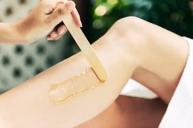 Ağda Sonrası Kızarıklık Nasıl Geçer: Etkili Yatıştırıcı Yöntemler ve Bakım İpuçları