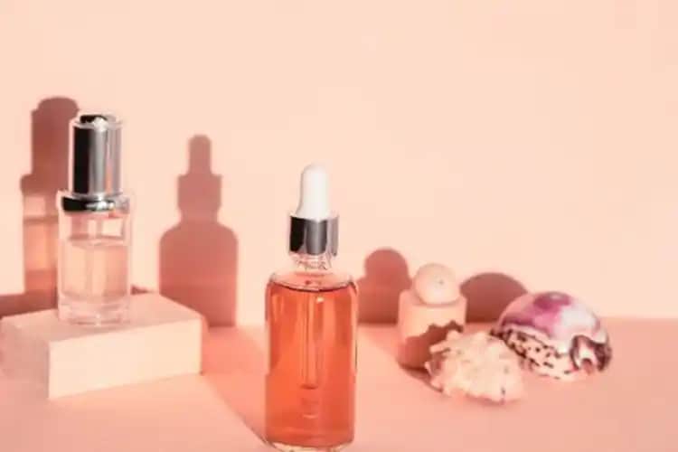 AHA ve BHA Asitleriyle Sivilce Mücadelesi: Doğru Kullanım ve Gerçekler