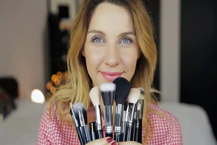 Allık Fırçası Temizliği Nasıl Yapılır: Sağlıklı ve Uzun Ömürlü Kullanım İpuçları