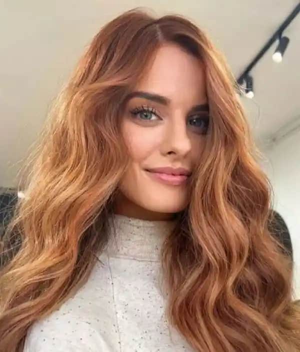 Altın Dore Saç Rengi: Işıltı ve Şıklık İçin En İyi Seçenekler ve Bakım İpuçları