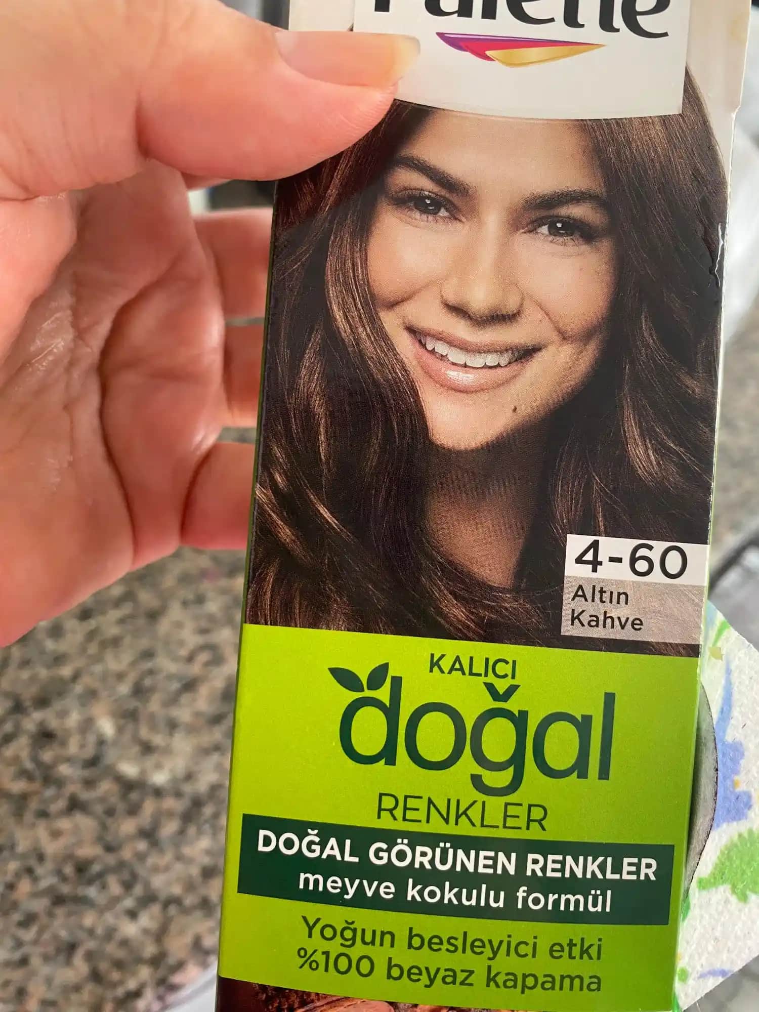 Altın Kahve Paletleri: Kozmetik ve Saçta Doğal ve Şık Renk Seçenekleri