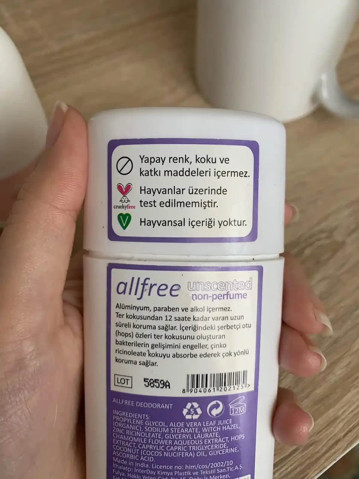 Alüminyum İçermeyen Doğal Deodorantlar: Sağlık ve Güvenlik İçin En Güncel Trendler