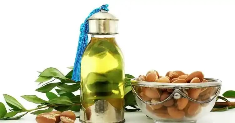 Argan Yağı Faydaları ve Kullanım Alanları: Doğal Güzellik İçin Vazgeçilmez Bir Seçenek