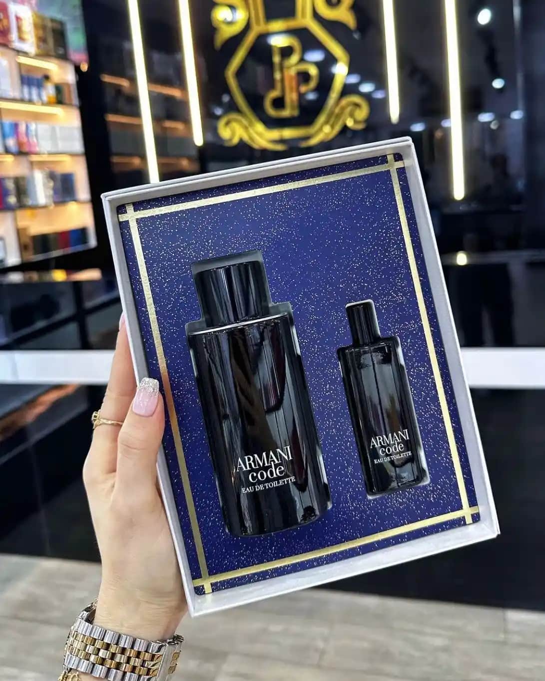 Armani Erkek Parfümleri: Zarafet ve Kalıcılığı Yansıtan En İyi Seçenekler